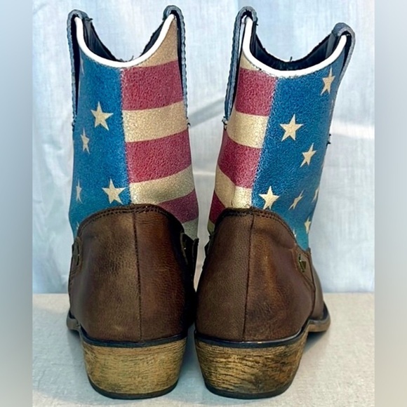 Brown Ankle Boots with American Flag Design - Picture 8 of 10